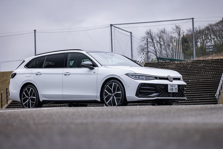 フォルクスワーゲン・パサートTDI 4MOTION Rライン