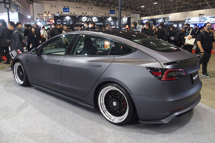 SA KOBEテスラ・モデル3