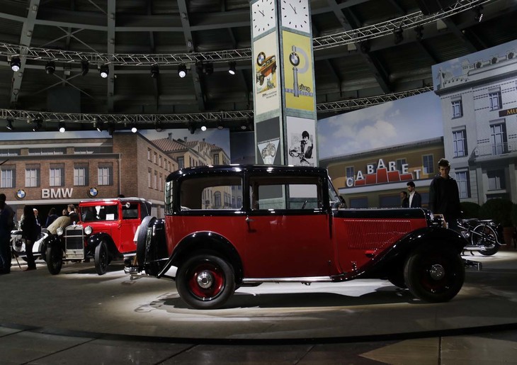 「BMW 303サルーン」（1933年）。のちにBMWにとってアイコン的存在となる直列6気筒エンジンの始まりとなったモデルである。