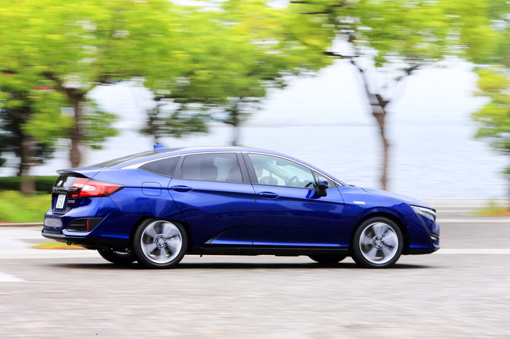 北米市場に続き、いよいよ日本にも導入された「クラリティPHEV」は、他のモデルとは一線を画す高いEV性能と、純ガソリン車と比べても遜色のない空間効率を併せ持つプラグインハイブリッド車に仕上がっていた。