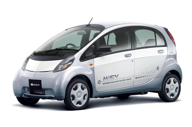 世界初の「普通の人が普通に買えるEV」として、2010年4月に発売された「三菱MiEV」。今から思えば、その登場はやや早すぎたのかもしれない。