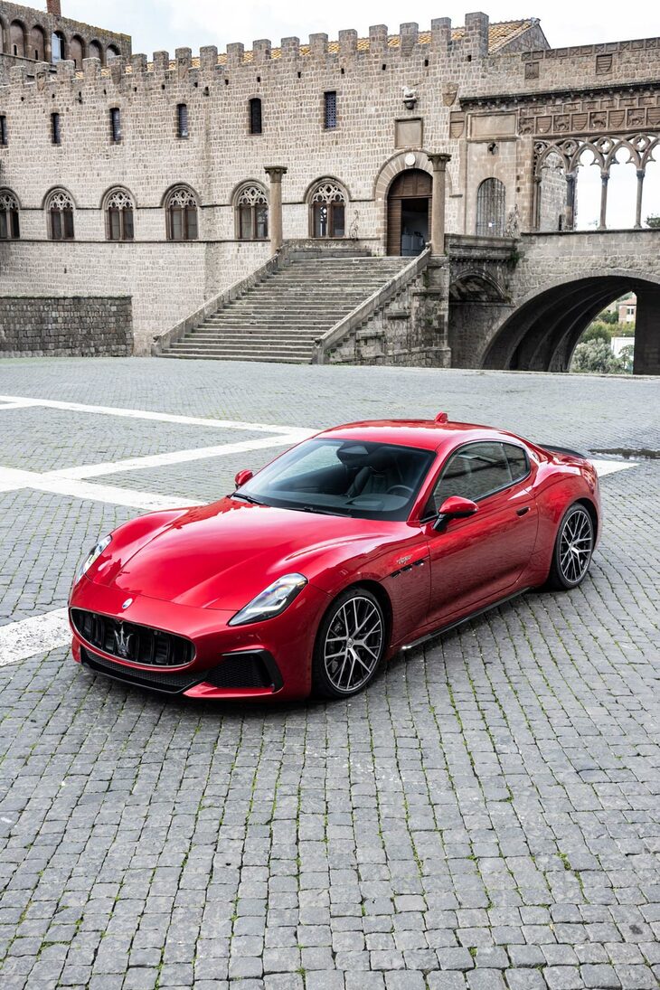 マセラティ・グラントゥーリズモ トロフェオ