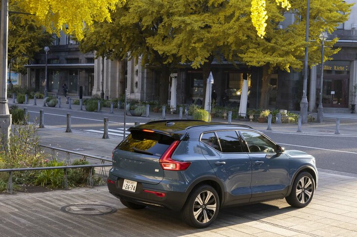 「XC40リチャージ」は全長4440mmのコンパクトSUVだ。同じパワートレインを搭載するSUVクーペの「C40リチャージ」もラインナップされている。