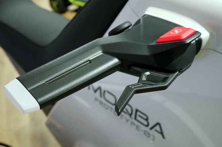 スズキ・モクバ