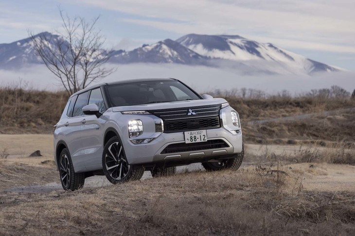 三菱としては久しぶりのヒット車となった新型「アウトランダー」。2022年2月の時点でオーダーしても納車は5月以降となる見込みだとか。