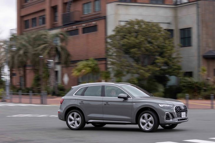 駆動方式は、アウディ伝統の“エンジン縦置きFF”をベースにしたフルタイム4WDだ。