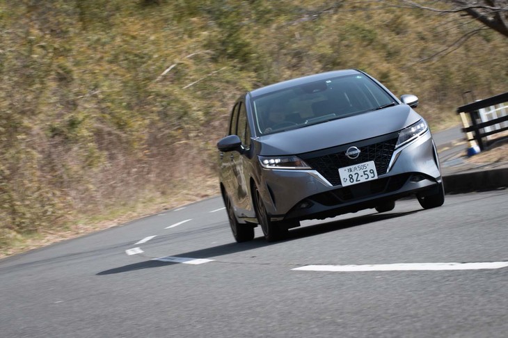 駆動用モーターは先代モデルよりも7PSと26N・m強力な最高出力116PS、最大トルク280N・mを発生。エンジンの出力も高められ、発電効率がアップしている。