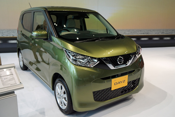 「デイズX」。ボディーカラーは「プレミアムオリーブ」。