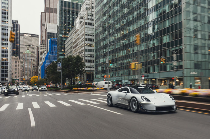 将来的なプロダクトの方向性を示すビジョンモデルとして2026年10月16日に米ニューヨークで初披露された「ポルシェ・ミッションS」。「今後数年にわたってポルシェを形づくっていくアイデアやデザインの特徴を示唆する」コンセプトカーと紹介される。