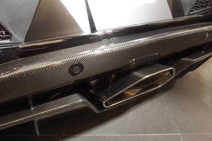 アヴェンタドールS“dressed”by Yohji Yamamoto（マフラー）