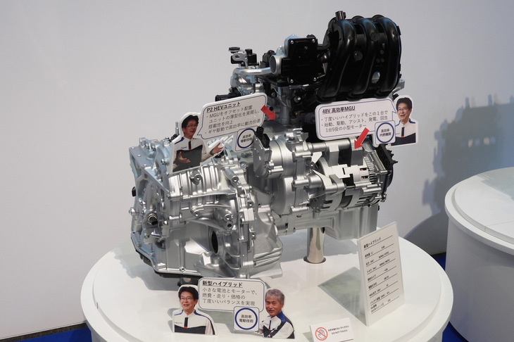 軽自動車用の48Vマイルドハイブリッドユニット。自然吸気エンジンとターボエンジンの両方に設定が可能で、クラッチの搭載により、電動走行も可能としているという。