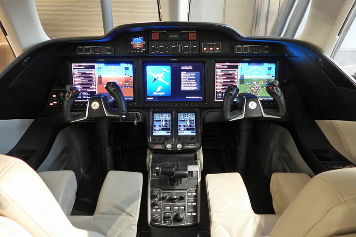 ご覧のとおり、コックピットも見事に再現されている。