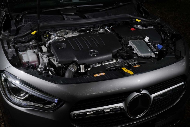 メルセデス・ベンツGLA200d 4MATIC（エンジン）