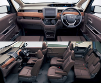 標準車では、ダッシュボードの装飾パネルが白木目調からブラウンもしくはブラックのウオールナット調に変更されている。