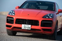 ポルシェ・カイエン ターボ クーペ