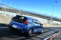 「ポールスター・パフォーマンス・ソフトウェア」では、絶対的なスペックのみならず、スロットルオフ時のレスポンスも向上するようチューニングされる。