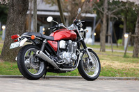 コンセプトモデル「CB1000F」から発展した市販モデルとして、2010年3月に登場した「ホンダCB1100」。750ccクラスのボディーに、“リッターオーバー”の空冷4気筒エンジンを搭載していた。