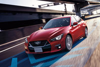 「ホンダセンシングエリート」と同じく、カーナビと連携した運転支援機能を備えた「日産プロパイロット2.0」。こちらは高速道路の分岐や合流でもステアリングアシストが機能する。