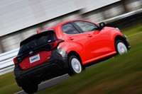 ハイブリッド車はモーターの出力を先代よりも増大（数値は非公開）。130km/hでのEV走行も可能となった。