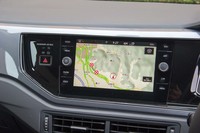 インフォテインメントシステム「Discover Pro」のスクリーンサイズは8インチ。音量調節用と地図の縮尺変更用の物理ダイヤルがそれぞれ備わっており、「ゴルフ」などのフルタッチ操作タイプより使いやすいという向きも多いかもしれない。