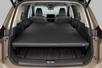 「日産エクストレイル」の車中泊仕様「ロッククリーク マルチベッド」登場の画像