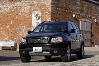 ボルボXC90 3.2(4WD/6AT)【短評（前編）】