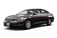 日産、「ティアナ」の機能装備を充実