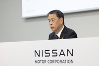 2024年11月7日、日産自動車は2024年度上期（4月～9月）の財務実績を発表した。連結売上高は前年同期比で791億円減の5兆9842億円、連結営業利益は同3038億円減の329億円、売上高営業利益率は0.5％、当期純利益は192億円で、営業利益、最終的な利益ともに90％を超える大幅な減益となった。写真は同財務実績を発表した日産自動車の内田 誠社長。