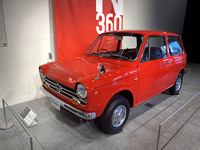 1967年「ホンダN360」。今日でも“Nコロ”の愛称で親しまれている。