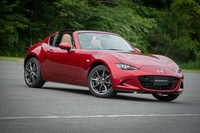 デビューから2度目となる“商品改良”が行われた「ロードスター／ロードスターRF」。今回はより大きな変更を受けたRFにクローズドコースで試乗した。