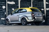 「フィアット500 4×4ウッディーワゴン」をリアから。