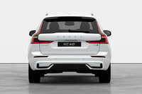 「ボルボXC60」にブラックのアクセントカラーが映える特別仕様車の画像