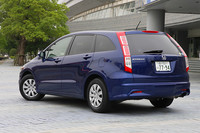 ホンダ・ストリーム 1.8X HDDナビパッケージ（FF/5AT）／2.0RST（FF/CVT）【試乗速報】の画像