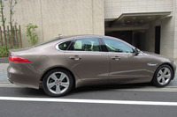 「ボディーラインがかっこいい」と父。父はジャガーにいつかは乗りたいと常々語っているほどのジャガーファンである。