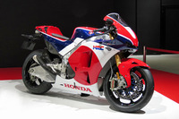 2015年の東京モーターショーに出展された「RC213V-S」。