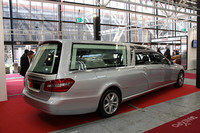 参考までに、イタリアの一般的な霊柩車。カロッツェリアはキオッティ。