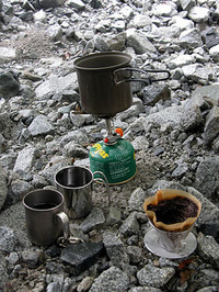 登山とはいえ、コーヒーは粉からいれる。これこだわりなり（!?）。