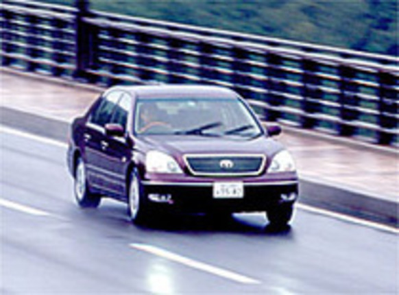 【スペック】全長×全幅×全高＝4995×1830×1470mm/ホイールベース＝2925mm/車重 ＝1850kg/駆動形式＝FR/4.3リッターV8DOHC32バルブ(280ps/5600rpm、43.8kgm/3400rpm)/車両本体価格730.0万円(テスト車＝812.9万円) 