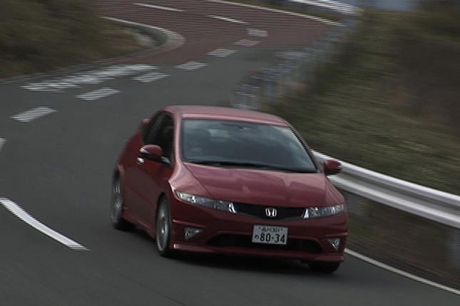 【スペック】2009年モデル：全長×全幅×全高＝4270×1785×1445mm／ホイールベース＝2635mm／車重＝1320kg／駆動方式＝FF／2リッター直4DOHC16バルブ（201ps/7800rpm、19.7kgm/5600rpm）／価格＝298.0万円（テスト車＝同じ）
