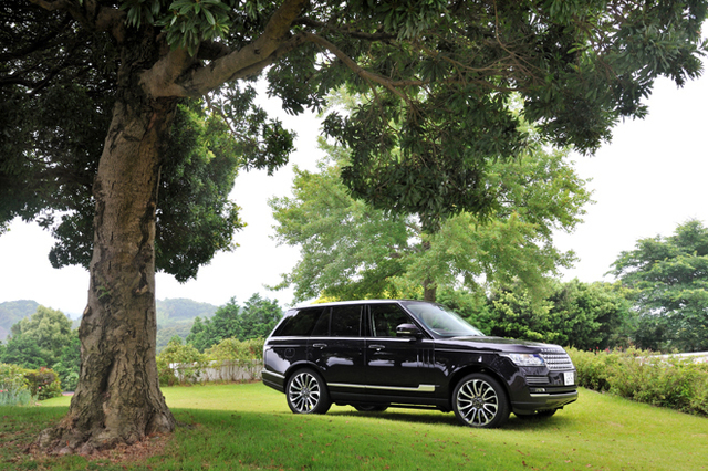 超 希少 限定車 レンジローバー オートバイオグラフィー Range Rover レンジローバー」の2021年モデル受注開始 特別なアイテムを装着した