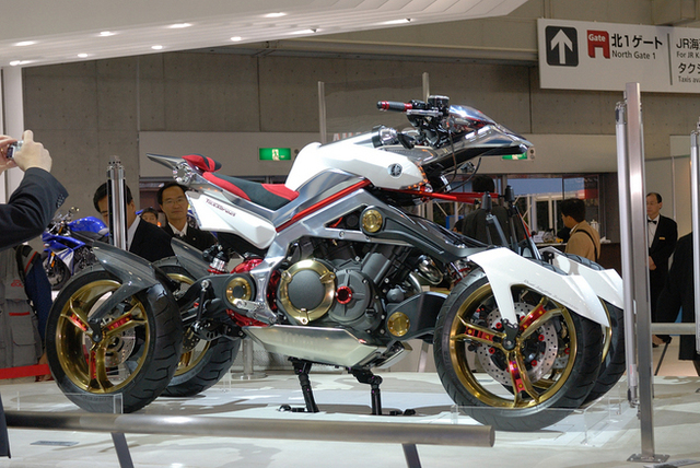 テッセラさん、専用 ヤマハ・テッセラクト」：乗ってみたい！【コレはゼッタイ！】 - webCG