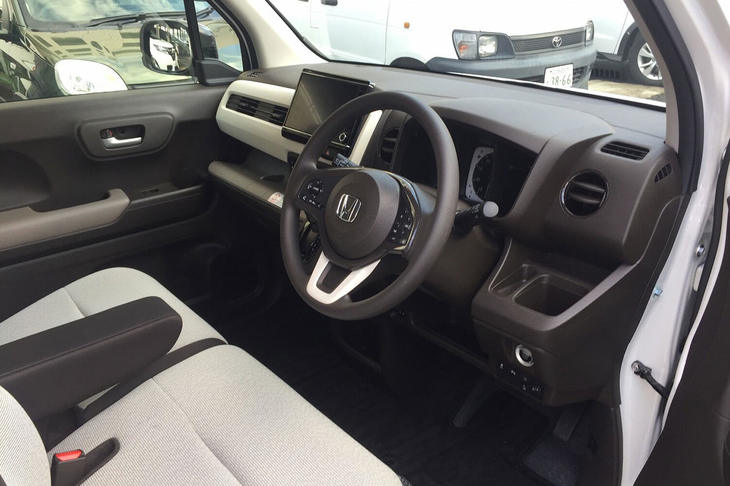 「N-WGN L・Honda SENSING」のインテリア。