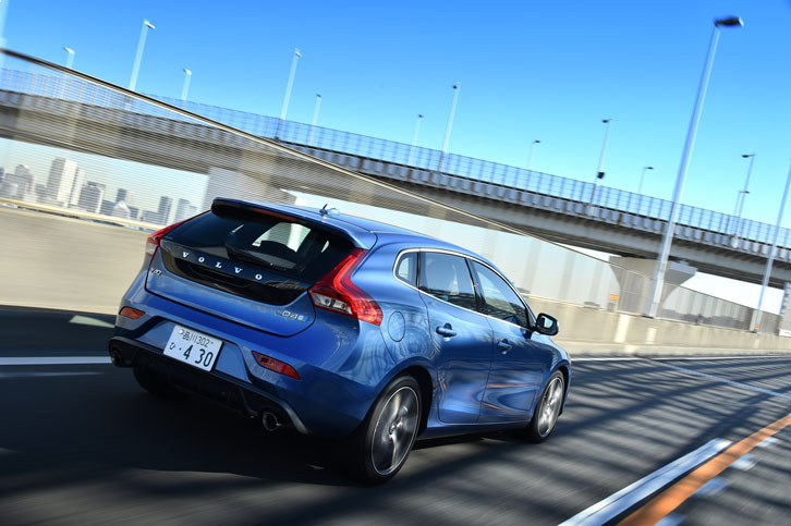 「ポールスター・パフォーマンス・ソフトウェア」では、絶対的なスペックのみならず、スロットルオフ時のレスポンスも向上するようチューニングされる。