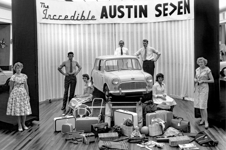 「オースチン・セブン」と「モーリス・ミニ マイナー」は、1959年8月に発売された。