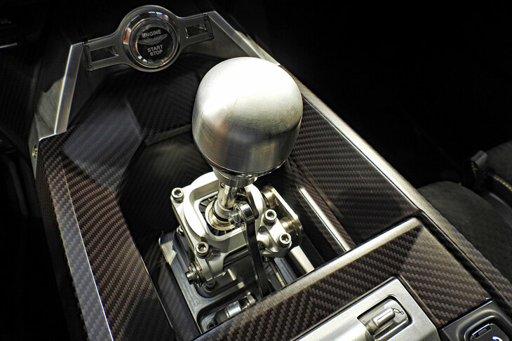 アストンマーティン・ヴァリアント（シフトノブ）