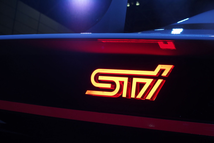 スバルSTI E-RAコンセプト（エンブレム）