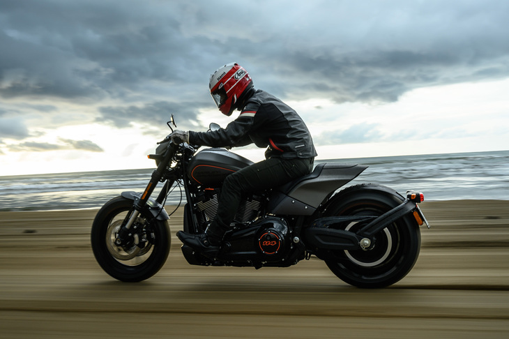 既存のハーレーとは趣の異なる、積極的なライディングが楽しめる「FXDR 114」。これから登場するだろう“スポーティーなハーレー”の嚆矢（こうし）ともいえるモデルとなっていた。