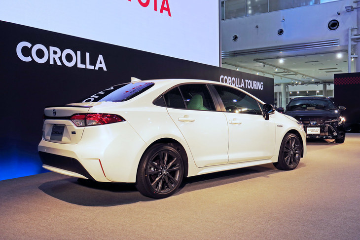 トヨタ・カローラ ハイブリッドW×B（エクステリア）