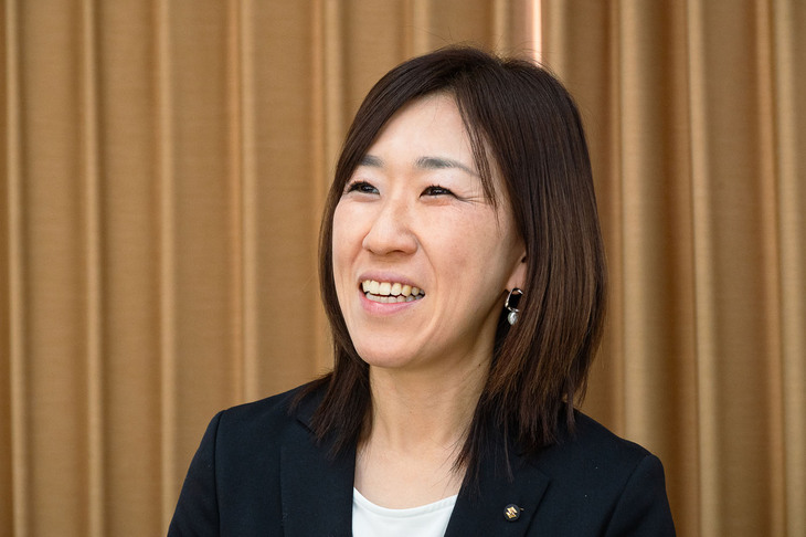 ＜小杉好香さんプロフィール＞ 2005年入社。商品企画本部で2代目「アルト ラパン」や初代「ハスラー」の特別仕様車などの開発に従事。2015年に「スペーシア」の企画担当となり、「スペーシア カスタムZ」（2016年）、「スペーシア ギア」（2018年）を立ち上げた。新型スペーシアでは、商品コンセプト、仕様・装備、用品アクセサリーの企画立案を担当。