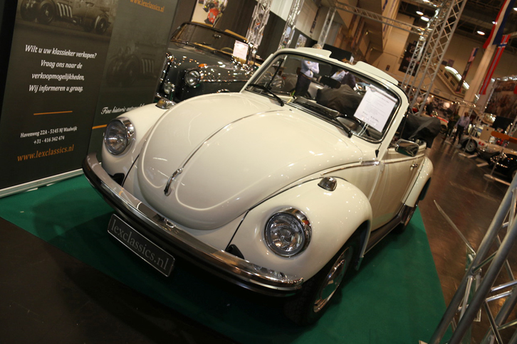 Hナンバー登録数でナンバーワンを誇る「フォルクスワーゲン・ビートル」。その支持を反映してか、ストラットサスペンションの1973年型「1303モデル」でも、2万5500ユーロ（約316万円）の値を付ける。